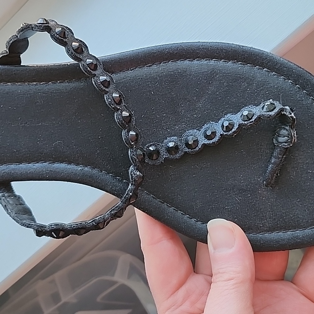 Jessica Simpson black bling flip flops size 8